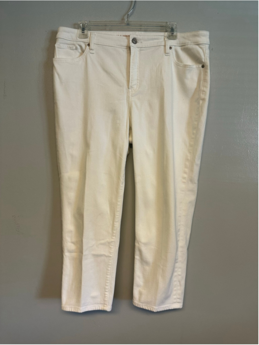 Chico's So Slimming Girlfriend Slim Leg Crop Jeans White Chicos Size 2.5 US 14
